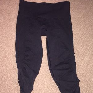 Grey lululemon size 2 crop leggings